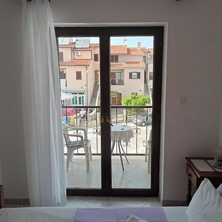"Sunny" - Studio Apartment بولا المظهر الخارجي الصورة