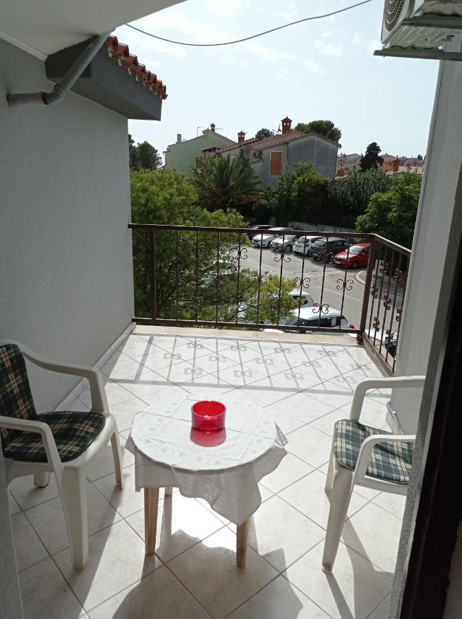 "Sunny" - Studio Apartment بولا المظهر الخارجي الصورة
