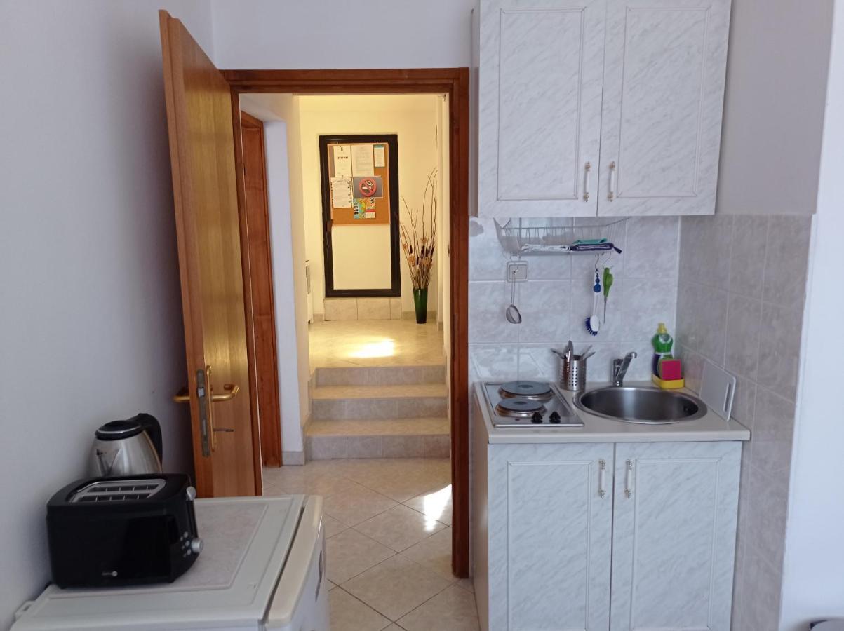 "Sunny" - Studio Apartment بولا المظهر الخارجي الصورة